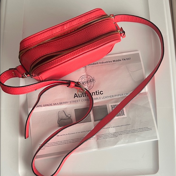 Kate Spade Mulberry Street Coral Pebble Leather Pyper Crossbody - Picture 2 of 7